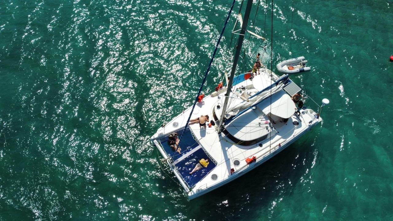 Catamaran (43 Ps/Ft) - (Santa Marta)