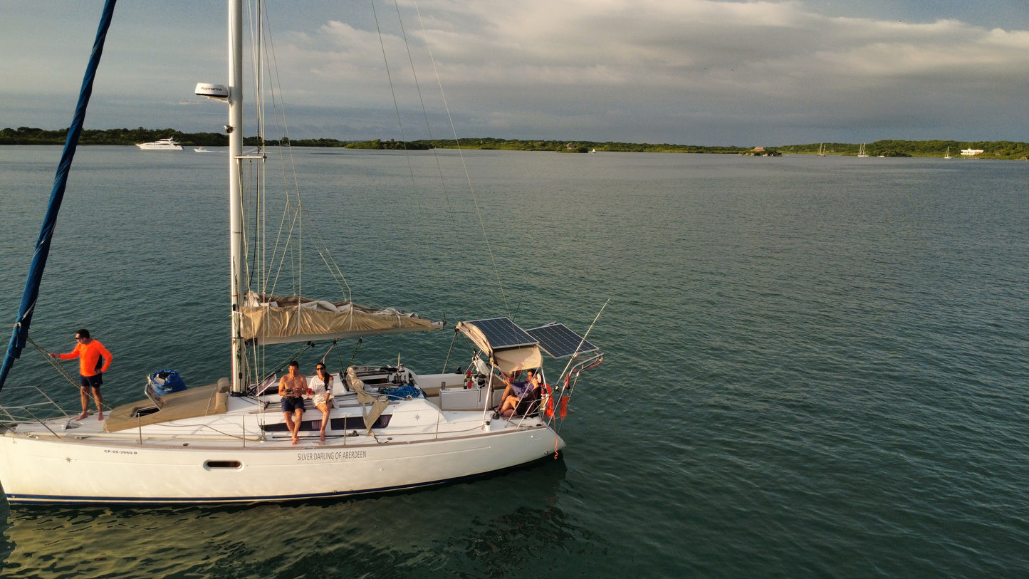 Introductory Sailing Course -ISSA Yacht Crew- in Colombia